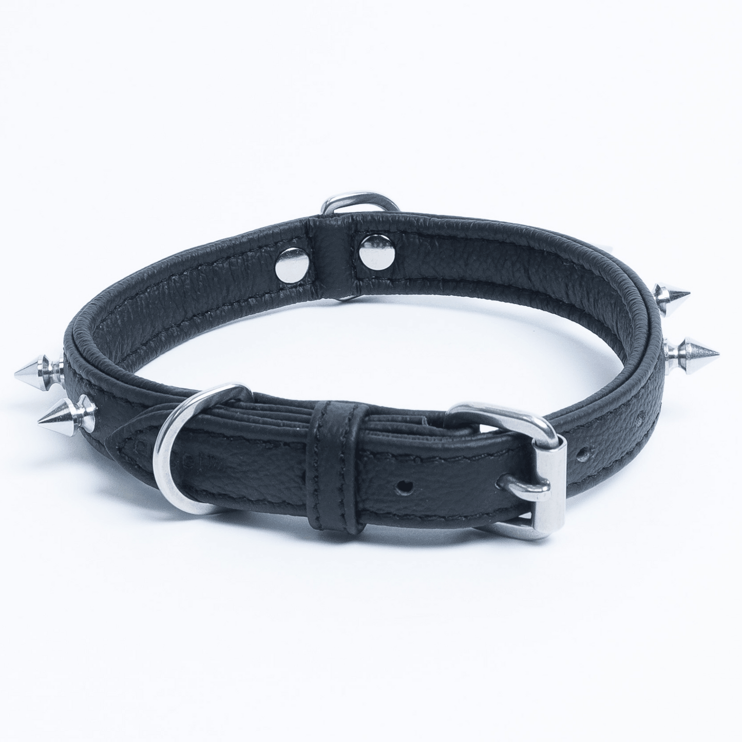 black dog collar with spikes